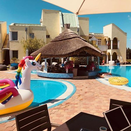 Mediterran Apartman With Pool Siófok Eksteriør bilde