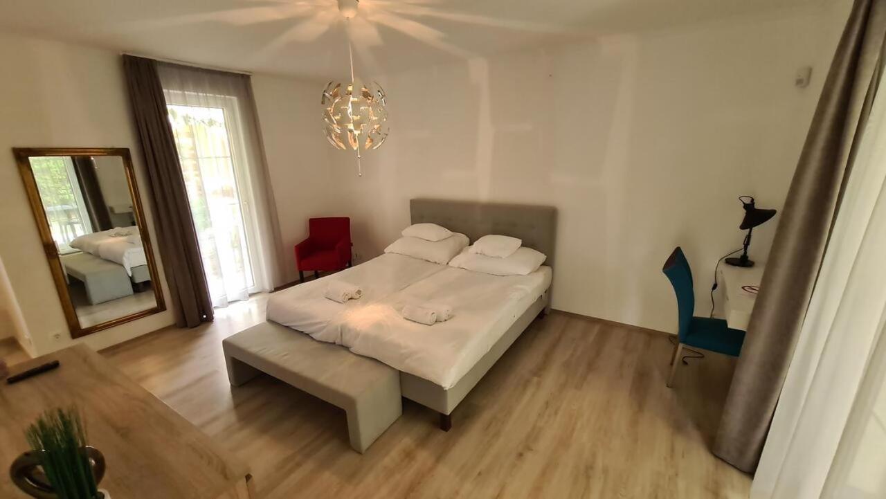 Mediterran Apartman With Pool Siófok Eksteriør bilde